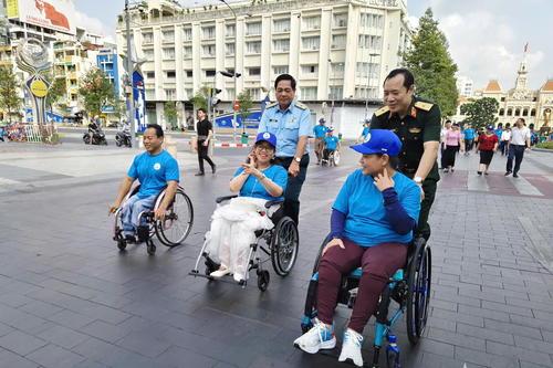 Chung tay vì người khuyết tật, xoa dịu nỗi đau da cam