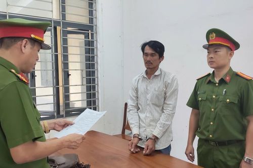 Khởi tố, bắt tạm giam 2 vợ chồng xâm phạm chỗ ở của người khác