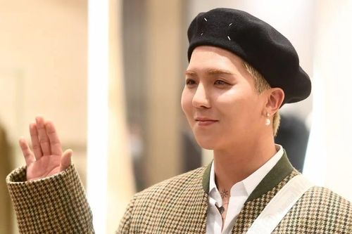 Song Min Ho của nhóm WINNER phải 'hầu tòa'