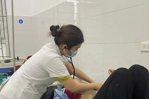 Nghệ An: Nhiều người nhập viện nghi ngộ độc thực phẩm
