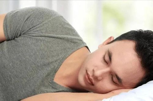 Nên nằm nghiêng hay ngửa khi ngủ?