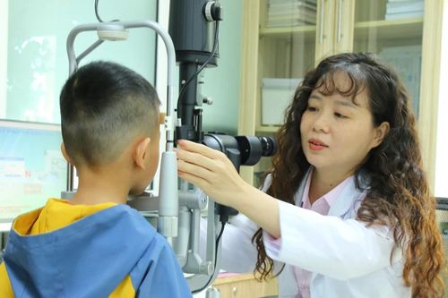 Đắk Lắk: Cảnh báo bệnh lý về mắt gia tăng ở trẻ