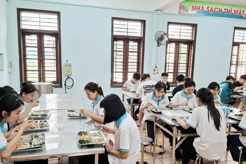 An toàn bữa ăn trường học và trách nhiệm đồng hành