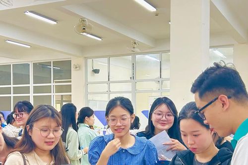 Hơn 1.000 sinh viên Trường ĐH Ngoại ngữ Huế tìm kiếm cơ hội nghề nghiệp