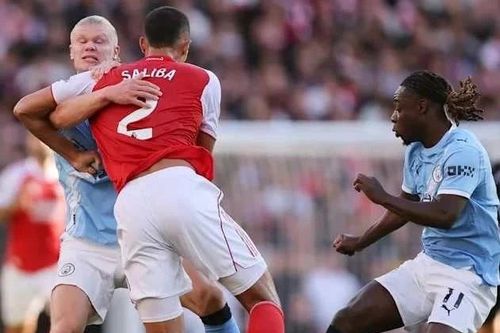 10 bàn thắng đẹp nhất lịch sử đối đầu Man City – Arsenal