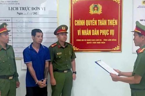 Khởi tố người đàn ông dùng dao tấn công gia đình vợ