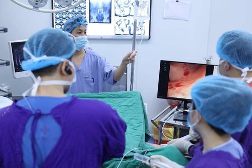 Người đàn ông 48 tuổi 'nằm không thể, ngồi chẳng xong' do chủ quan 4 dấu hiệu