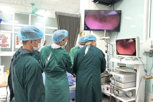 'Hồi sinh' thực quản hẹp khít suốt 10 năm cho người phụ nữ chỉ sống bằng cháo loãng