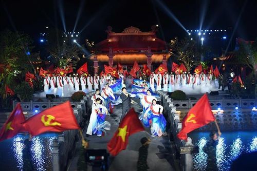 Sâu lắng Chương trình nghệ thuật chính luận 'Bản hùng ca trên sông'