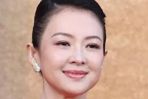 'Đại hoa quyền lực và sang trọng bậc nhất của Cbiz' gây sốc với ngoại hình khác lạ