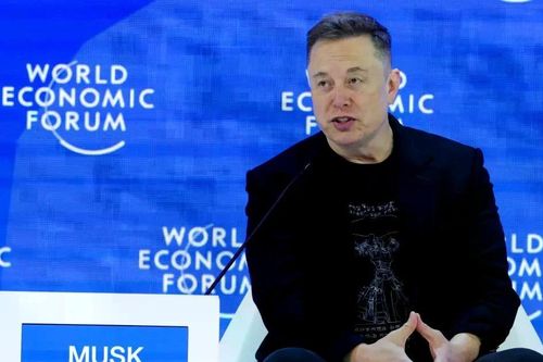 Elon Musk nêu 'cách chống mất việc do AI' khiến giới kinh tế học giật mình