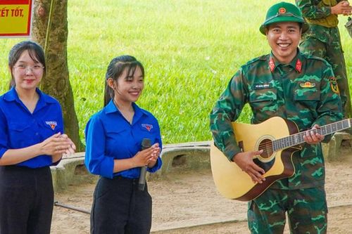 Điểm tựa thao trường mùa nắng gắt