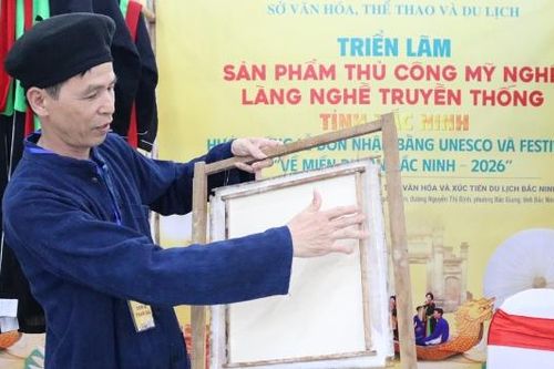 Chuyện nghề bên vuông giấy dó
