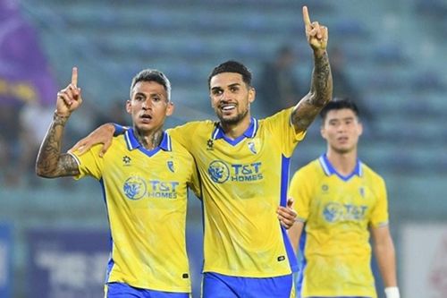 Hà Nội FC ngược dòng hạ Becamex TP.HCM: Hai Long hé lộ bí mật về cặp bài trùng với Đỗ Hoàng Hên