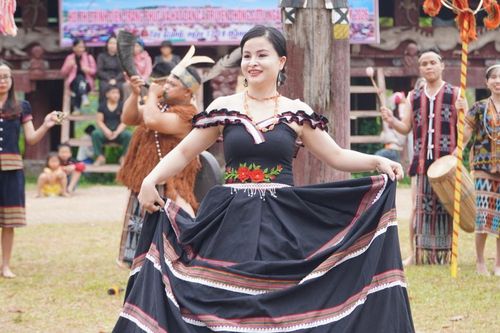 Tây Giang đưa văn hóa Cơ Tu vào trường học