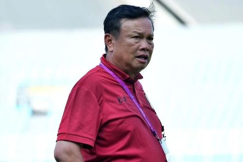 Thua ngược U17 Lào 2-3, HLV Sirisak Yodyardthai từ chức HLV trưởng U17 Thái Lan