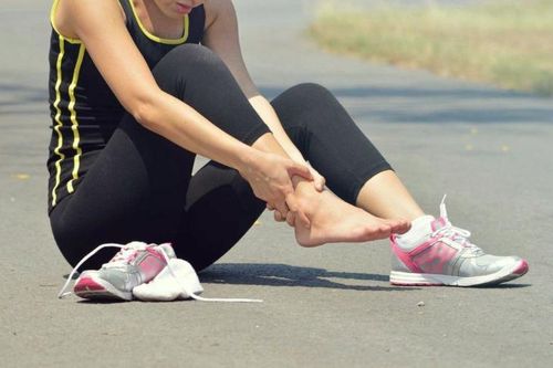 Thể thao không đúng cách dễ gây thoái hóa xương khớp