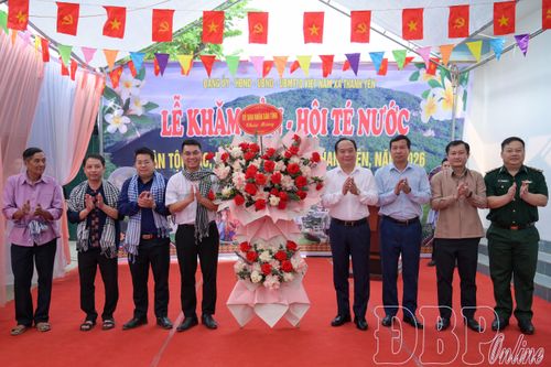 Pa Xa Lào rộn ràng hội té nước