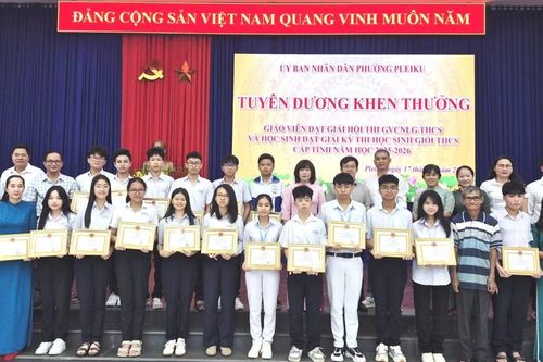 Phường Pleiku khen thưởng giáo viên, học sinh xuất sắc tại các kỳ thi