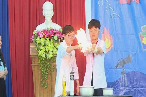 Hơn 1.200 học sinh tham gia chương trình 'Em yêu khoa học'