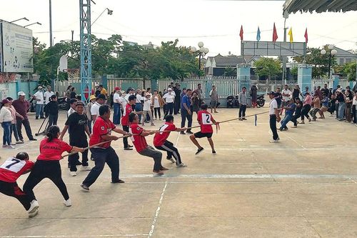 142 vận động viên tranh tài tại Giải kéo co và đẩy gậy xã Diên Khánh năm 2026
