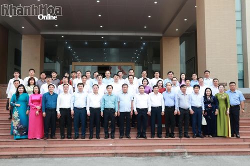 Ban Thường vụ Tỉnh ủy Khánh Hòa làm việc với Ban Thường vụ Tỉnh ủy Quảng Trị