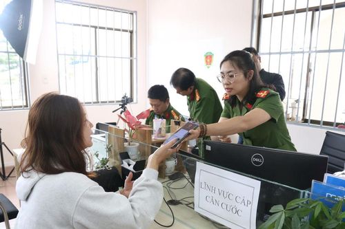 Cảnh sát quản lý hành chính Lâm Đồng giữ vững an ninh, bứt phá chuyển đổi số