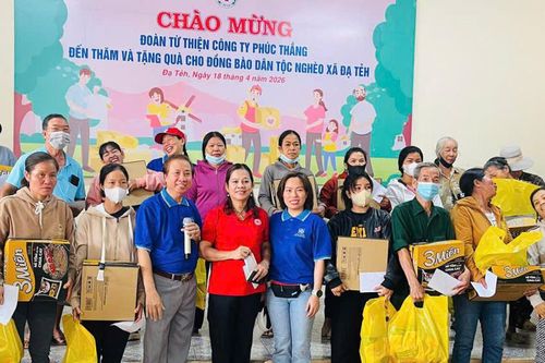 Đạ Tẻh trao gần 180 triệu đồng hỗ trợ hộ nghèo, học sinh khó khăn