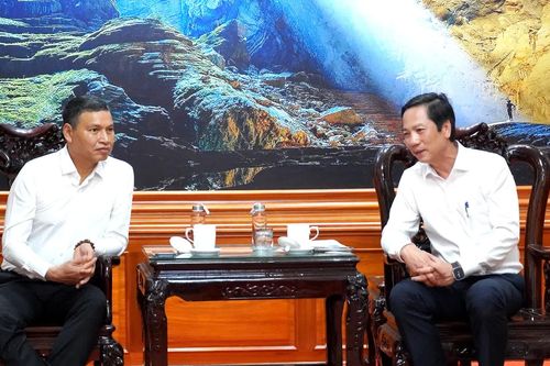 Đồng chí Phó Chủ tịch Thường trực UBND tỉnh làm việc với đoàn công tác Trung tâm Tài chính quốc tế Việt Nam tại Đà Nẵng