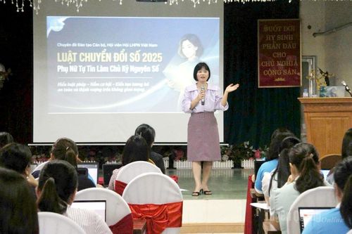 Nâng cao năng lực chuyển đổi số cho cán bộ Hội Phụ nữ các cấp