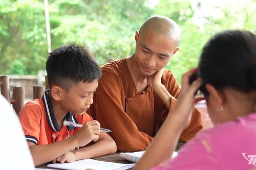 'Gieo chữ' nơi cửa thiền