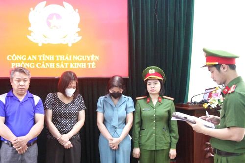 Vụ đưa thịt lợn bệnh vào trường học ở Thái Nguyên: Khởi tố hiệu trưởng và kế toán