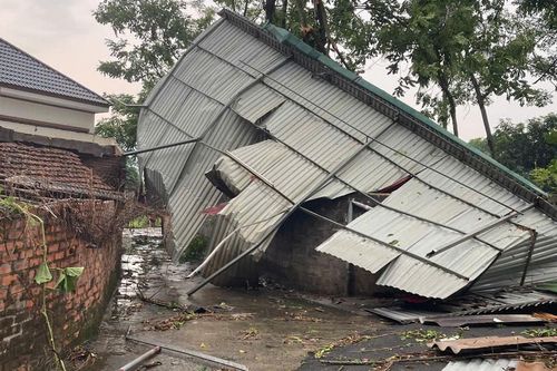 Giông lốc ở Phú Thọ làm 191 nhà tốc mái, nhiều công trình hư hỏng