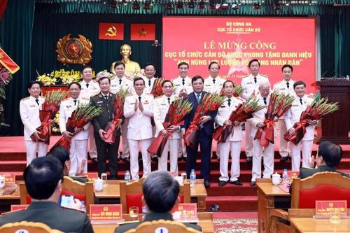 Những 'kiến trúc sư' xây dựng bộ máy Công an nhân dân tinh, gọn, mạnh