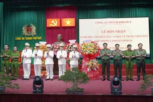 'Lá chắn' thầm lặng ngày đêm bảo vệ bình yên Cố đô Huế