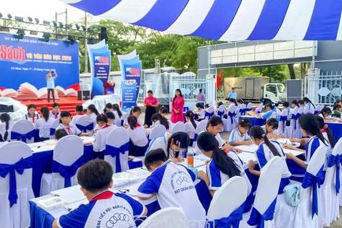 Lan tỏa tình yêu biển đảo qua nét vẽ thiếu nhi