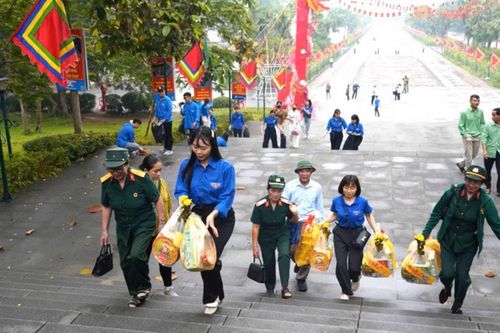 Hơn 5.000 đoàn viên, thanh niên tỉnh Phú Thọ tham gia hỗ trợ Giỗ Tổ Hùng Vương 2026