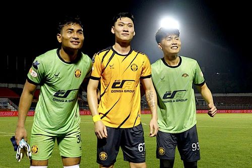 CLB Thanh Hóa mất ngoại binh, thủ môn tuyển Việt Nam có thể đá tiền đạo
