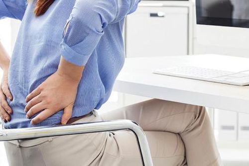 Ngồi lâu dễ mắc thoát vị đĩa đệm