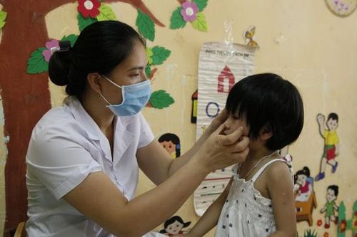 Thiếu vi chất dinh dưỡng: 'gánh nặng thầm lặng' của phụ nữ và trẻ em
