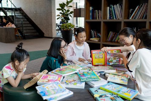 Độc giả nhí hào hứng với hội sách ngay tại chung cư TP.HCM