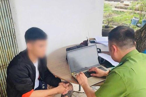 Bắt đối tượng lạng lách tăng ga tông CSGT nhập viện
