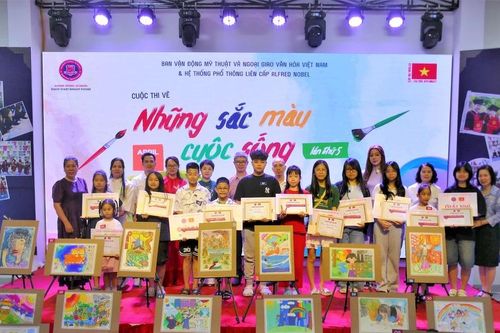 Bồi đắp cảm thụ thẩm mỹ từ sân chơi hội họa học đường