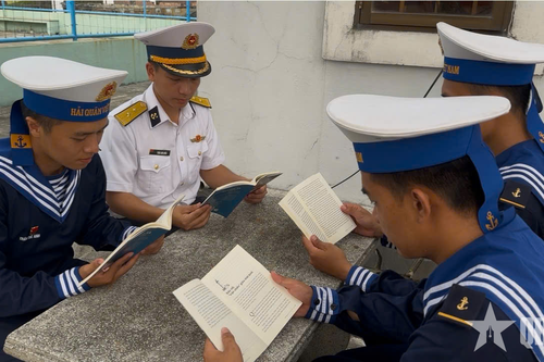 Lữ đoàn Công binh 83 Hải quân duy trì tủ sách, góc đọc tại phòng ở, trên công trường