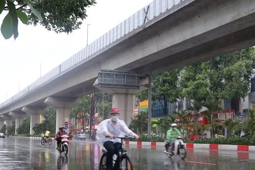 Mưa diện rộng, chất lượng không khí Hà Nội vẫn ở mức trung bình