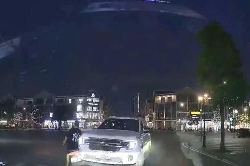 Điều tra vụ người đàn ông nước ngoài nổ súng sau va chạm giao thông
