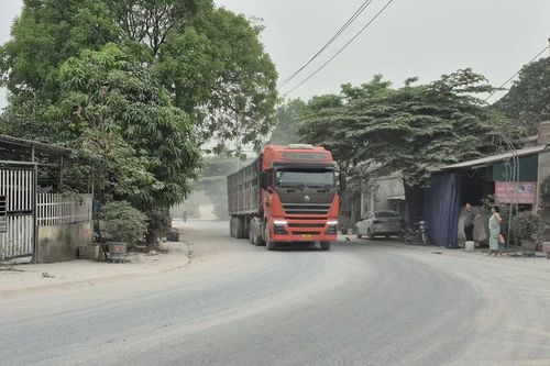 Khu dân cư ở Lào Cai quanh năm bị 'tra tấn' bởi bụi trắng mù mịt
