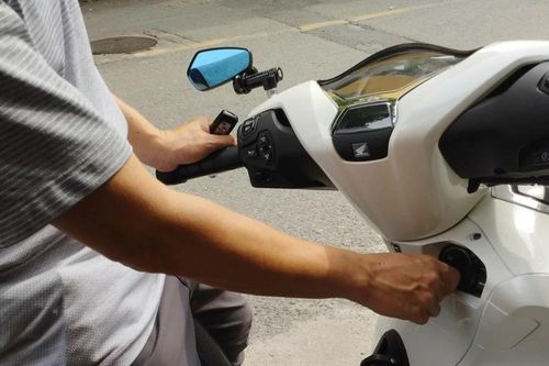 Lý do khiến hàng loạt ô tô, xe máy ở Hà Nội bị 'tê liệt'