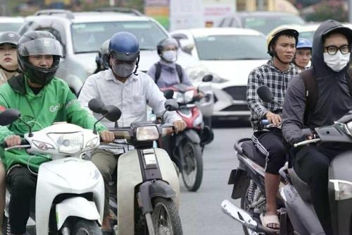 Hà Nội thông tin về chính sách hỗ trợ người dân chuyển đổi xe xăng sang xe điện