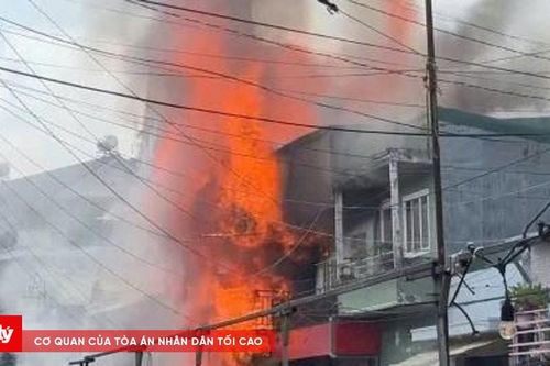 Cháy lớn thiêu rụi căn nhà gỗ tại phường Cam Ly - Đà Lạt